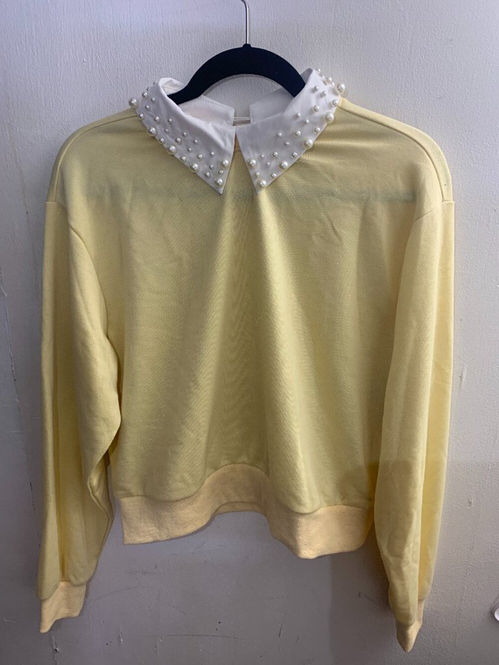 Yellow Sweat Shirt with Pearl Collar